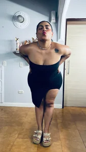 kiana_cream Kiana in sexy black dress 🥵🥵 Pic 3