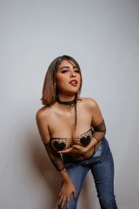 AuroraGray mmm 💋 Pic 2