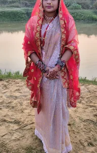 Aanushaka Public Pic 3