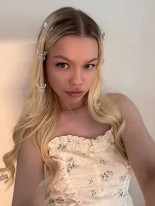 Lily_Cutee_ Public  5. fénykép