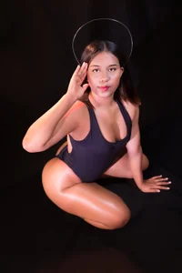 Lunna_Foxx_ 😈 My curves tell stories your mind can't ignore. Pic 2