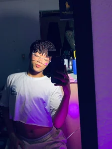 Candyfetish_ Public - {count, plural, one {תמונה אחת} two {שתי תמונות} many {# תמונות} other {# תמונות}}