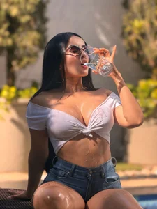 AshleyJhonson Cool Water, Hot Body 💦🔥 Foto 2