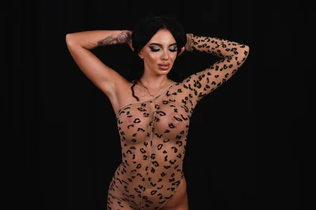 VelmaEvans Just a little peek… Pic 3