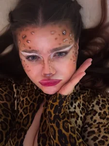 MilkyPop_ RAWR 🐯 Foto 4