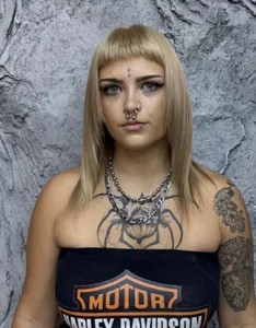 cymerastailのblondeの枚の写真