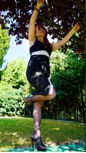 naughtymilaneのRelaxing in the sunの 9枚の写真