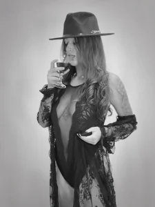 HornySlut69_ an elegant bitch Pic 2