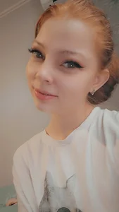 EllaStevens Public Foto 2