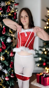 SweetJulia28 sexy christmas photo 2024 Foto 8