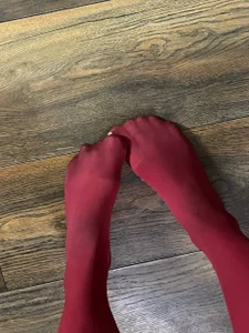 Alina_Mills Someday I'll buy new tights XD slika 3