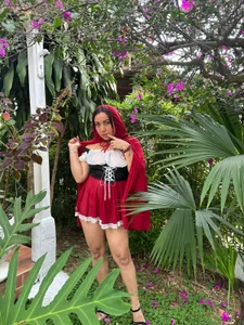 Rebecca_Milfyour erotic and sexy cinderella图片 5