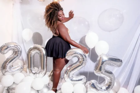 Naomii_King New Year 🎇 Pic 3