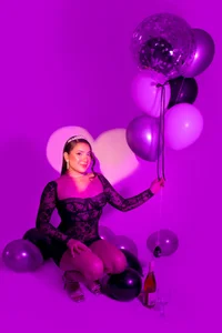 Shining like never before. ✨Happy birthday to me 🎂🥰🔥 de ALICIATARLY  2 photos