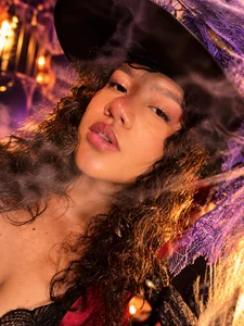 AraFerrer 🖤 ​​Halloween After Dark 🔥 Which photo cast a spell on you? Pic 7