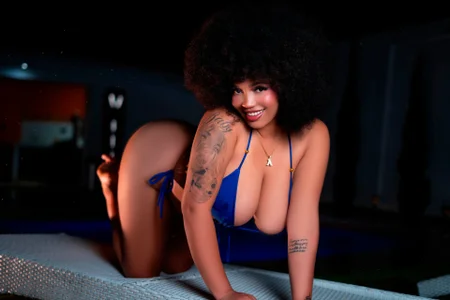 MalaikaBrown kullanıcısının Sweet Trouble Unleashed albümü -  fotoğraf