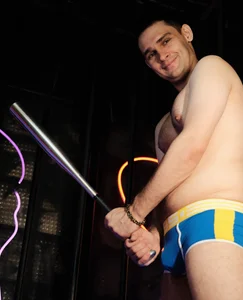 DavidCarroll ⭐In sexual poses with a bat in hands⭐ Foto