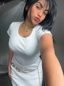 valeria_martinez19 cute white 🤍 圖片 4