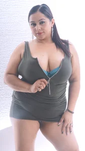 janecullen A night in my golden heels ✨ Foto