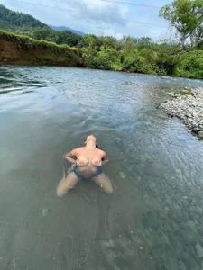 clear waters de Laura-mayer  2 photos