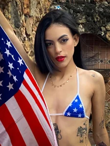 LilitRobins What explodes is my body for you 💥💦 Happy 4th July 💙♥️ Bilde 2