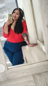 emmajohnssのThick Body Obsessionの枚の写真