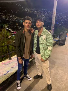 Friendsofeverything_ Public Hình 4