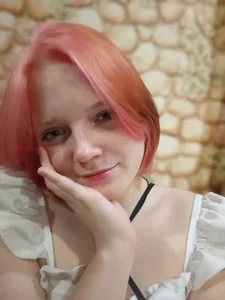 FloraRass The maid) Foto 4