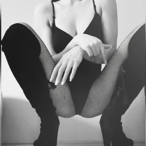 Rebecca_RoseeX Public Immagine  3
