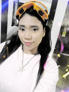 SofiaLCarter7 Public Pic 4