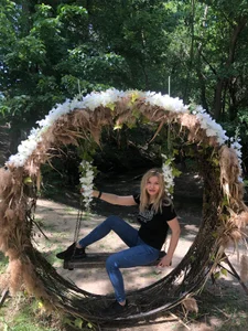 Angelina33 In nature Pic 2