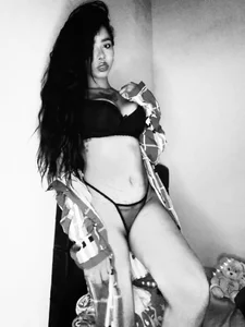 NekoAbbyのBlack and white 🔥の 3枚の写真