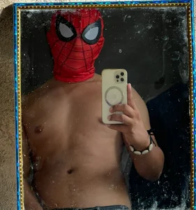 santyhotbiのTu Spiderman hotの 2枚の写真