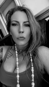 VANTABLACKXXX Public  2টি ছবি