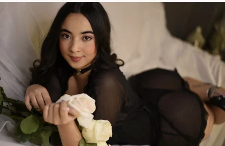 alisonnwalker2025 as delicate as a rose and as sensual as its scent Pic 8