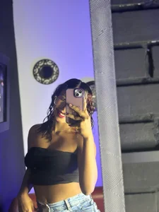 Nicole_Brown1126 Beautiful Skinny ❤ Looking to be a game in two Pic 2