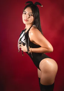 bigboobsnaughty1のDo you play with me? 😋の 6枚の写真