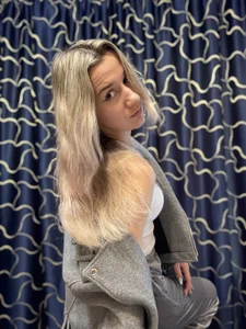 MaryBennettssexy lowering my jacket Bild 3