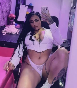 nikky_latin A casual day but always Beautiful and sexy 😈😋 Hình 4