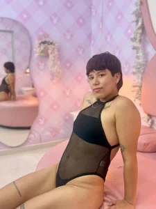 Sara_Velveet: Sexy latina 🍓 ( 5 фото)