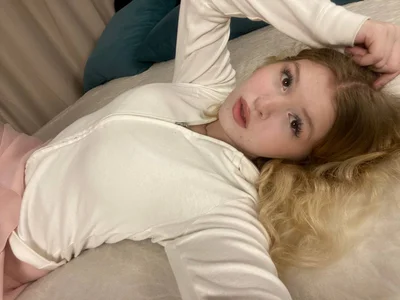 ShontaWasilkoのCute outfit with skirtの 6枚の写真