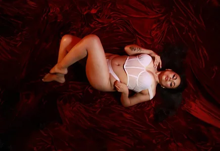 Naomymonroe_ 🔥 Desire & Temptation 🫦 Foto 7