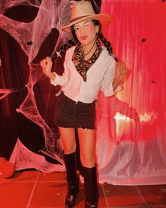 Nina_and_coby_の🎃🎃I AM YOUR COWGIRLの 4枚の写真
