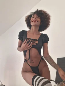 NaomiClay Daily coffee & something else ✨💋 Pic 3