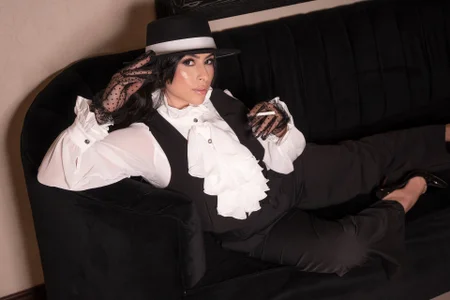 LiaPearceのEleganceの 5枚の写真