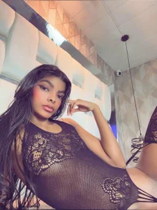 BriannaRoses: ebony luxury ( 3 фото)