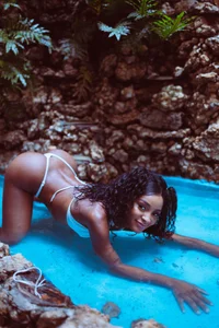 JessieJacobs_: Public ( 3 фото)