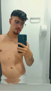 Aiden_Gray: Shower time ♥ ( 5 фото)