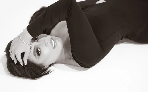 JadeEvansX Black & Shine Immagine 