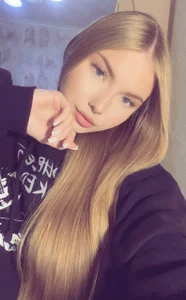 CarolineNine Public Pic 4